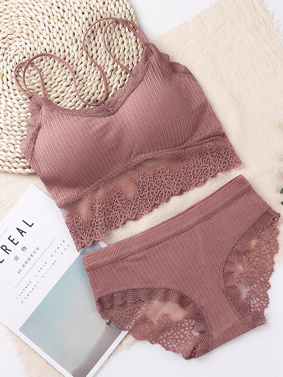 Ladies stylish lace seamless bra